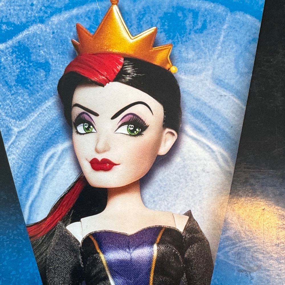 Disney Villains Doll - Evil Queen - NEW! - Picture 4 of 6